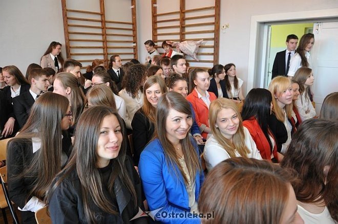 Zakończenie roku szkolenego dla klas maturalnych w II LO w Ostrołęce [26.04.2013] - zdjęcie #8 - eOstroleka.pl