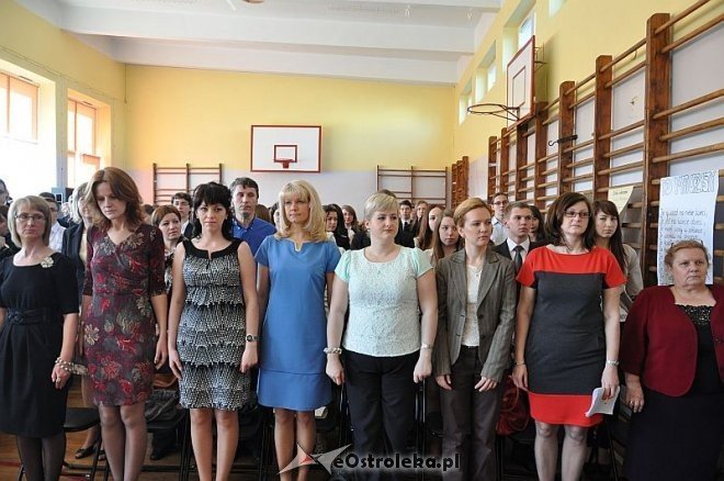 Zakończenie roku szkolenego dla klas maturalnych w II LO w Ostrołęce [26.04.2013] - zdjęcie #25 - eOstroleka.pl