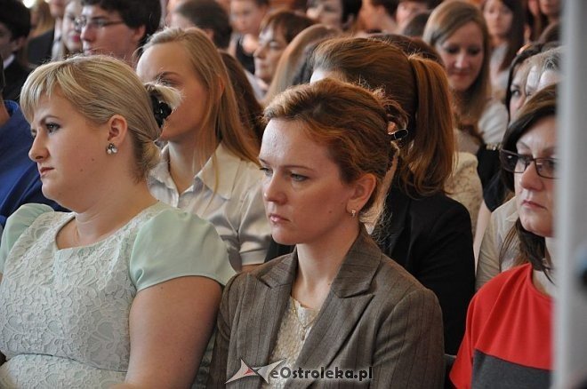 Zakończenie roku szkolenego dla klas maturalnych w II LO w Ostrołęce [26.04.2013] - zdjęcie #20 - eOstroleka.pl