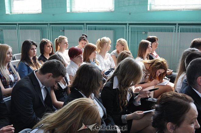 Zakończenie roku szkolenego dla klas maturalnych w ZSZ nr 2 w Ostrołęce [26.04.2013] - zdjęcie #23 - eOstroleka.pl