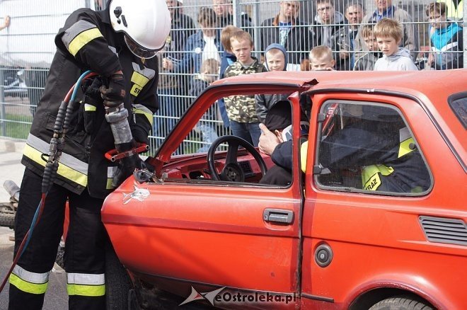 II Rzekuńskie Spotkanie Pasjonatów Starej Motoryzacji [27.04.2013] - zdjęcie #2 - eOstroleka.pl