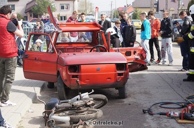 II Rzekuńskie Spotkanie Pasjonatów Starej Motoryzacji [27.04.2013] - zdjęcie #13 - eOstroleka.pl