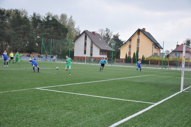Liga okręgowa: Korona HiD Ostrołęka - GKS Strzegowo (27.04.2013) - zdjęcie #28 - eOstroleka.pl