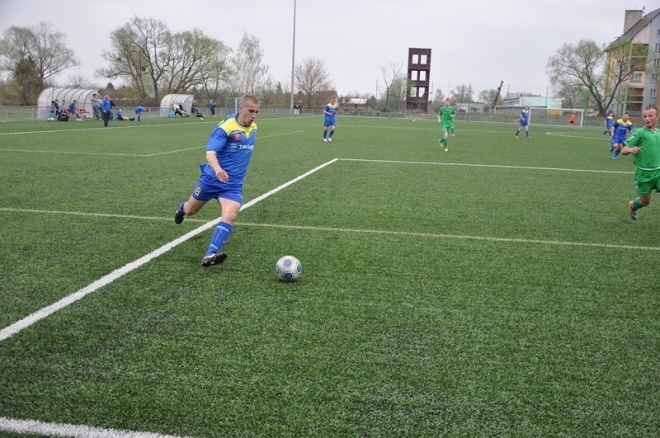 Liga okręgowa: Korona HiD Ostrołęka - GKS Strzegowo (27.04.2013) - zdjęcie #12 - eOstroleka.pl