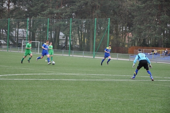 Liga okręgowa: Korona HiD Ostrołęka - GKS Strzegowo (27.04.2013) - zdjęcie #3 - eOstroleka.pl