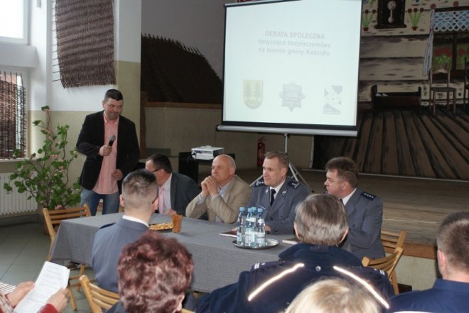 Kadzidło: Pierwsza debata „Bezpieczeństwo to nasza wspólna sprawa”  - zdjęcie #8 - eOstroleka.pl
