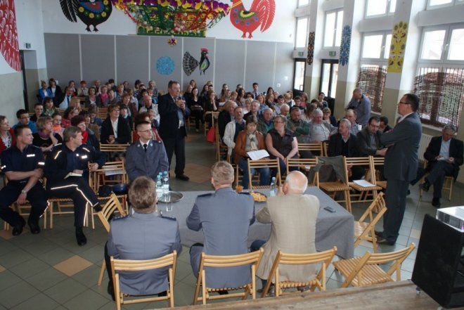 Kadzidło: Pierwsza debata „Bezpieczeństwo to nasza wspólna sprawa”  - zdjęcie #1 - eOstroleka.pl