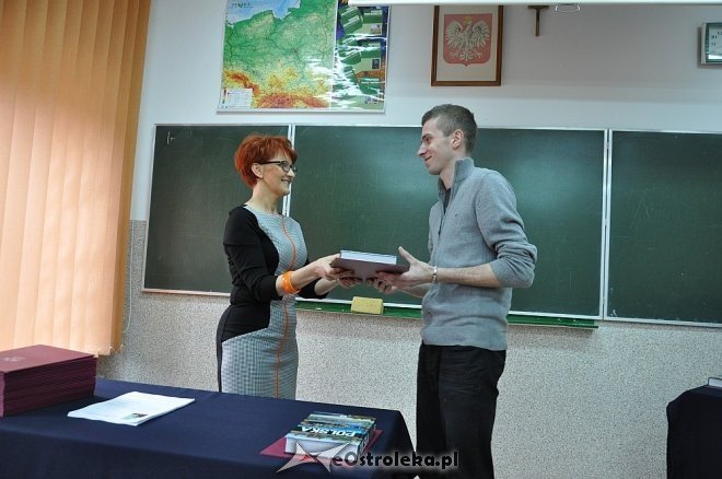 Zakończenie roku szkolnego maturzystów w SIGiE w Ostrołęce [30.04.2013] - zdjęcie #44 - eOstroleka.pl