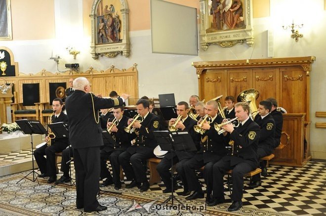 Powiatowe obchody święta Konstytucji 3 Maja [03.05.2013] - zdjęcie #2 - eOstroleka.pl