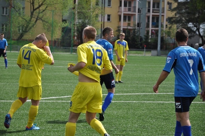 Korona HiD Ostrołęka - Orzeł Sypniewo (04.05.2013) - zdjęcie #21 - eOstroleka.pl