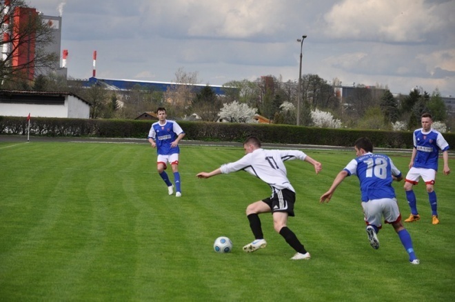 Narew Ostrołęka - MKS Przasnysz (04.05.2013) - zdjęcie #22 - eOstroleka.pl