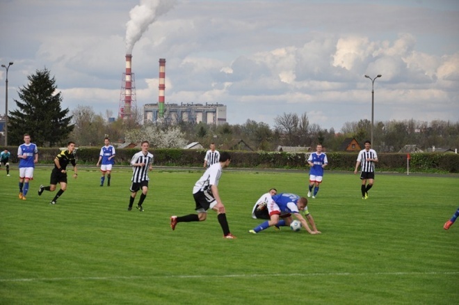 Narew Ostrołęka - MKS Przasnysz (04.05.2013) - zdjęcie #14 - eOstroleka.pl