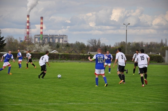 Narew Ostrołęka - MKS Przasnysz (04.05.2013) - zdjęcie #13 - eOstroleka.pl