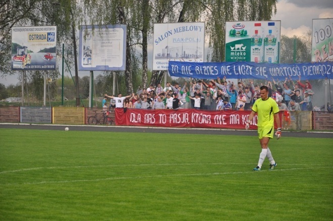 Narew Ostrołęka - MKS Przasnysz (04.05.2013) - zdjęcie #12 - eOstroleka.pl