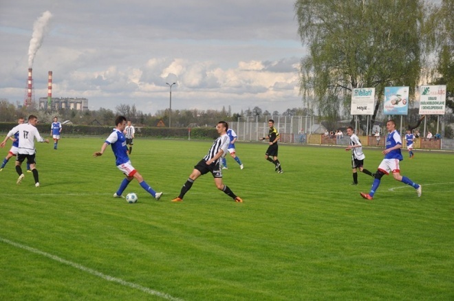 Narew Ostrołęka - MKS Przasnysz (04.05.2013) - zdjęcie #10 - eOstroleka.pl