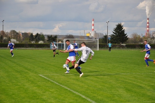 Narew Ostrołęka - MKS Przasnysz (04.05.2013) - zdjęcie #1 - eOstroleka.pl