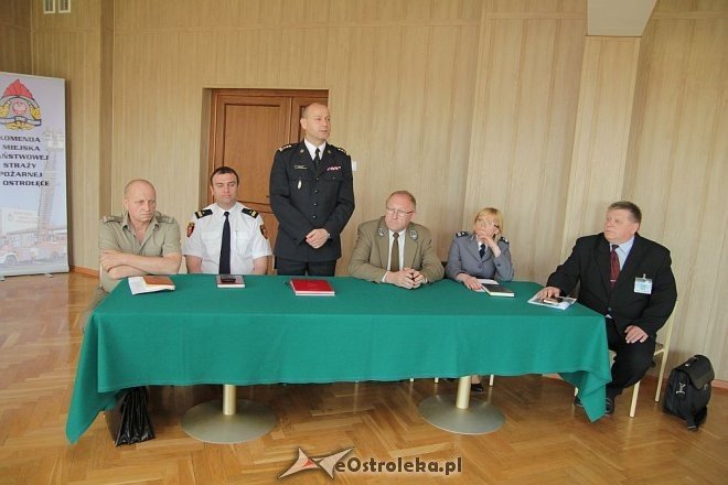 Służby mundurowe dzieciom - konferencja prasowa [08.05.2013] - zdjęcie #6 - eOstroleka.pl