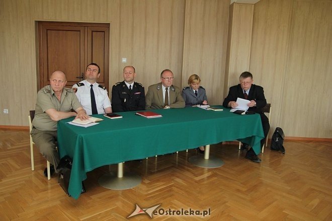Służby mundurowe dzieciom - konferencja prasowa [08.05.2013] - zdjęcie #13 - eOstroleka.pl