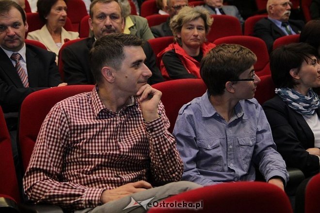 XLIV uroczysta sesja Rady Miasta Ostrołęki [12.05.2013] - zdjęcie #71 - eOstroleka.pl
