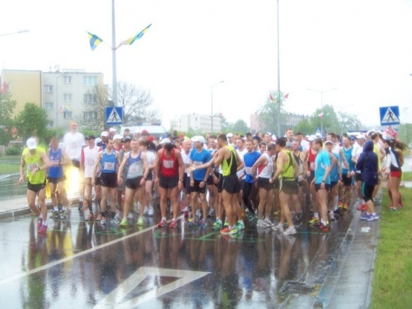 XIX Półmaraton Kurpiowski (12.05.2013) - zdjęcie #28 - eOstroleka.pl