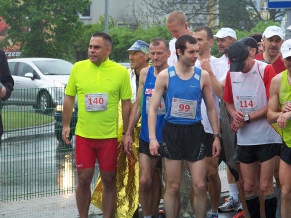 XIX Półmaraton Kurpiowski (12.05.2013) - zdjęcie #26 - eOstroleka.pl