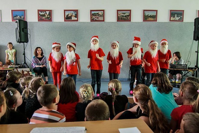 Festiwal Piosenki Dziecięce w SP nr 1 [10.05.2013] - zdjęcie #57 - eOstroleka.pl