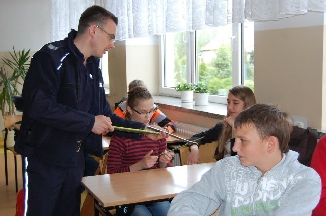 Spotkanie z policjantami w Lelisie [13.05.2013] - zdjęcie #8 - eOstroleka.pl