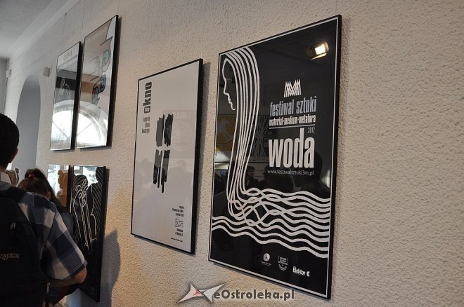 Wernisaż wystawy pt. „Plakaty” [16.05.2013] - zdjęcie #41 - eOstroleka.pl