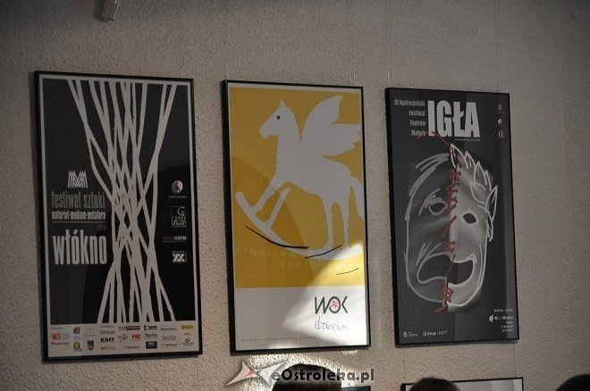 Wernisaż wystawy pt. „Plakaty” [16.05.2013] - zdjęcie #32 - eOstroleka.pl