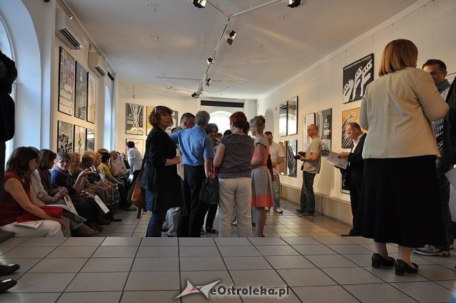 Wernisaż wystawy pt. „Plakaty” [16.05.2013] - zdjęcie #30 - eOstroleka.pl