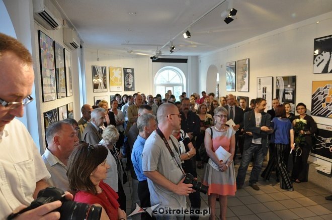 Wernisaż wystawy pt. „Plakaty” [16.05.2013] - zdjęcie #12 - eOstroleka.pl
