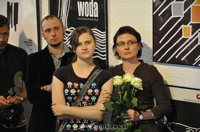 Wernisaż wystawy pt. „Plakaty” [16.05.2013] - zdjęcie #10 - eOstroleka.pl