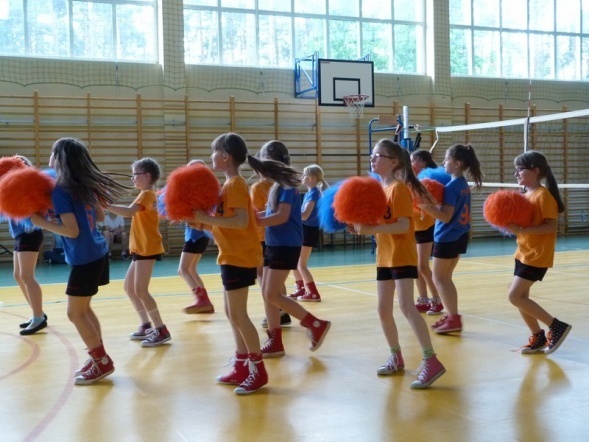 Siatkarze Energi Pekpolu odwiedzili szkolny turniej w Kadzidle (16.05.2013) - zdjęcie #24 - eOstroleka.pl