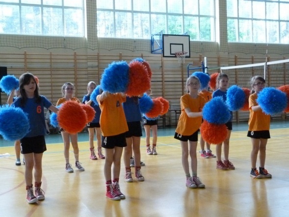 Siatkarze Energi Pekpolu odwiedzili szkolny turniej w Kadzidle (16.05.2013) - zdjęcie #23 - eOstroleka.pl