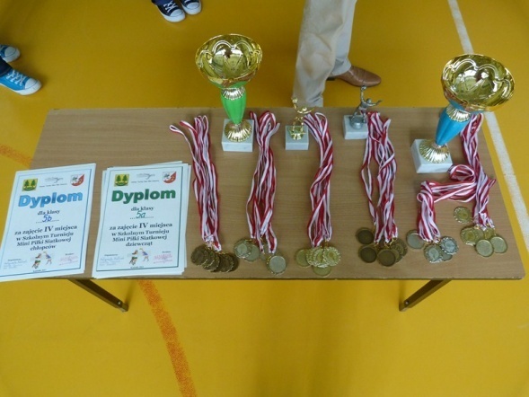 Siatkarze Energi Pekpolu odwiedzili szkolny turniej w Kadzidle (16.05.2013) - zdjęcie #20 - eOstroleka.pl