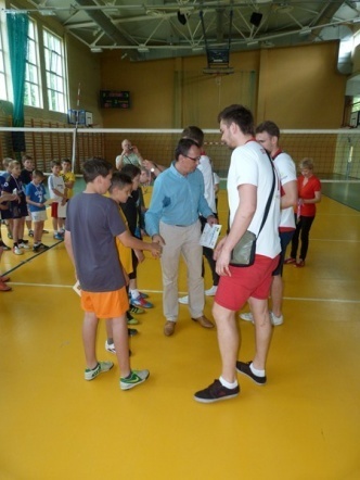 Siatkarze Energi Pekpolu odwiedzili szkolny turniej w Kadzidle (16.05.2013) - zdjęcie #15 - eOstroleka.pl