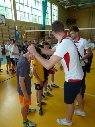 Siatkarze Energi Pekpolu odwiedzili szkolny turniej w Kadzidle (16.05.2013) - zdjęcie #14 - eOstroleka.pl