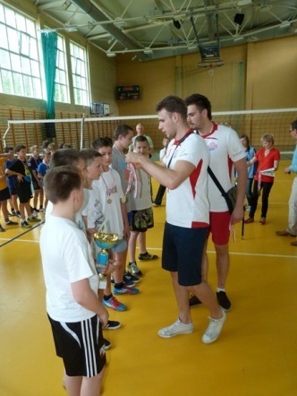 Siatkarze Energi Pekpolu odwiedzili szkolny turniej w Kadzidle (16.05.2013) - zdjęcie #12 - eOstroleka.pl