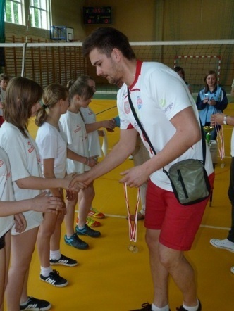 Siatkarze Energi Pekpolu odwiedzili szkolny turniej w Kadzidle (16.05.2013) - zdjęcie #9 - eOstroleka.pl