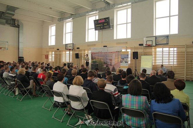 ZSZ nr 1: O stażach i praktykach zawodowych [24.05.2013] - zdjęcie #6 - eOstroleka.pl
