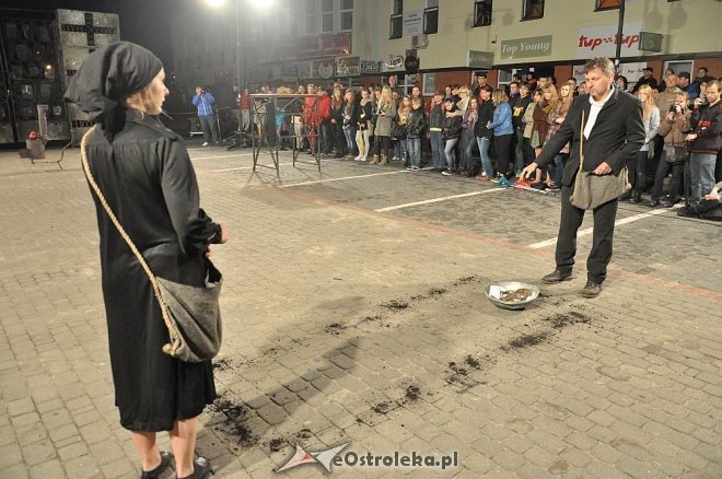 Inqbator Ruchu 2013: Teatr Biuro Podróży - „Carmen Funebre” [25.05.2013] - zdjęcie #50 - eOstroleka.pl