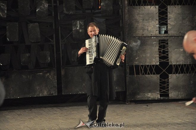 Inqbator Ruchu 2013: Teatr Biuro Podróży - „Carmen Funebre” [25.05.2013] - zdjęcie #45 - eOstroleka.pl