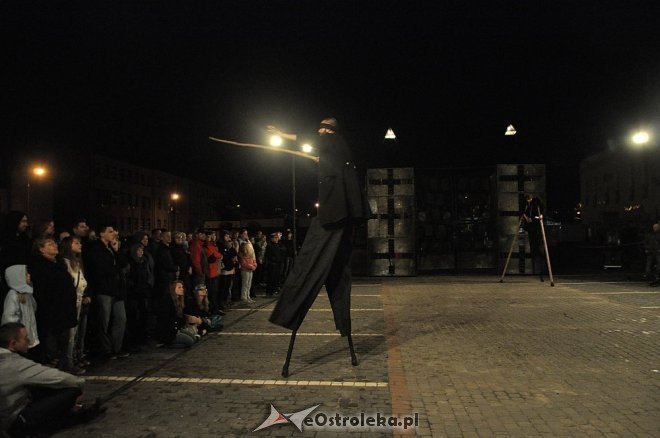 Inqbator Ruchu 2013: Teatr Biuro Podróży - „Carmen Funebre” [25.05.2013] - zdjęcie #39 - eOstroleka.pl