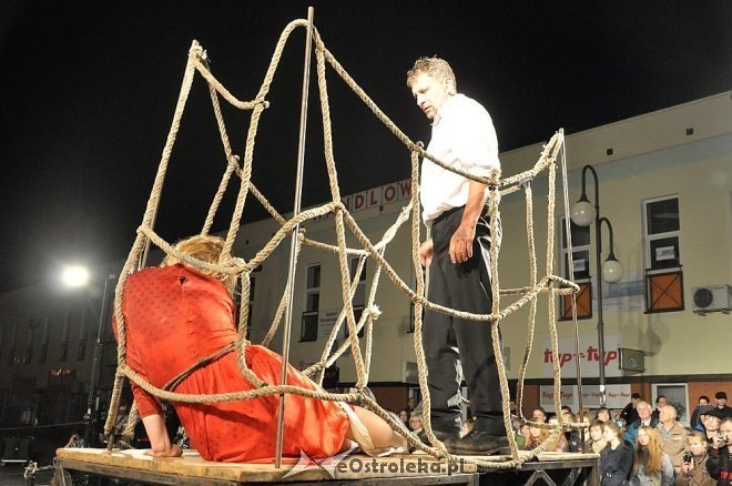Inqbator Ruchu 2013: Teatr Biuro Podróży - „Carmen Funebre” [25.05.2013] - zdjęcie #35 - eOstroleka.pl