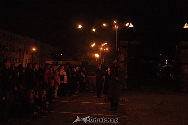 Inqbator Ruchu 2013: Teatr Biuro Podróży - „Carmen Funebre” [25.05.2013] - zdjęcie #23 - eOstroleka.pl