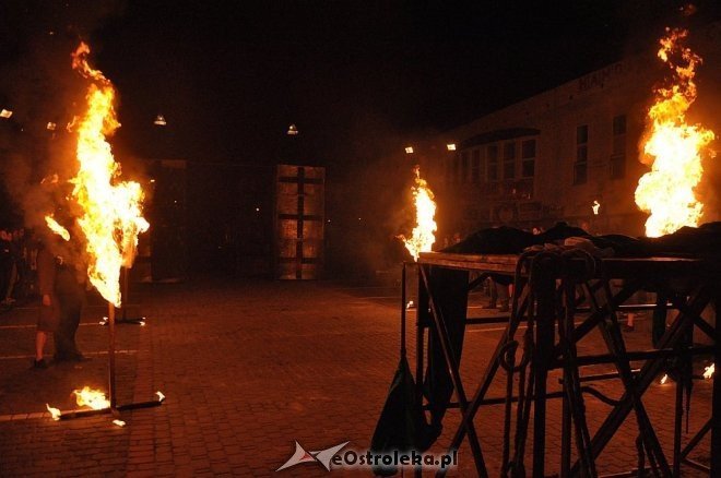 Inqbator Ruchu 2013: Teatr Biuro Podróży - „Carmen Funebre” [25.05.2013] - zdjęcie #15 - eOstroleka.pl
