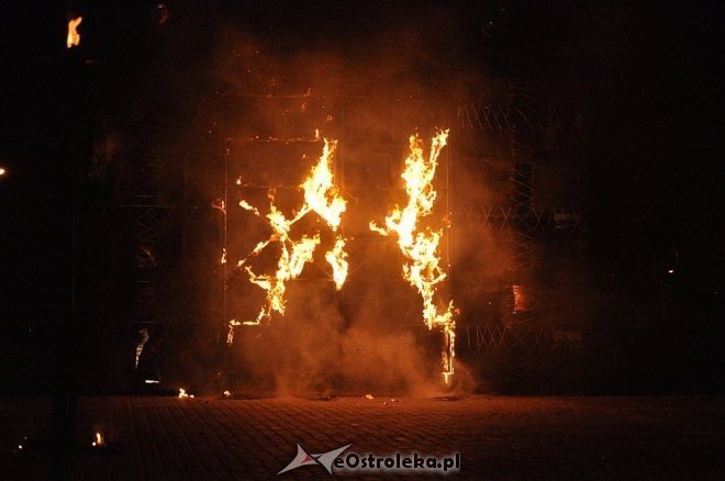 Inqbator Ruchu 2013: Teatr Biuro Podróży - „Carmen Funebre” [25.05.2013] - zdjęcie #5 - eOstroleka.pl