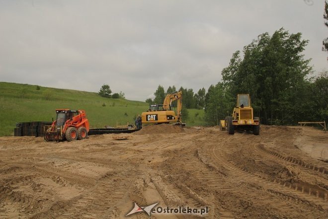 Ruszyła budowa punktu selektywnej zbiórki odpadów komunalnych [25.05.2013] - zdjęcie #1 - eOstroleka.pl