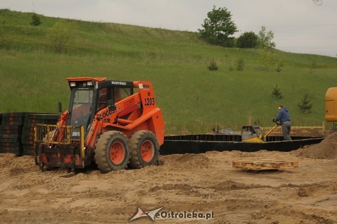 Ruszyła budowa punktu selektywnej zbiórki odpadów komunalnych [25.05.2013] - zdjęcie #4 - eOstroleka.pl