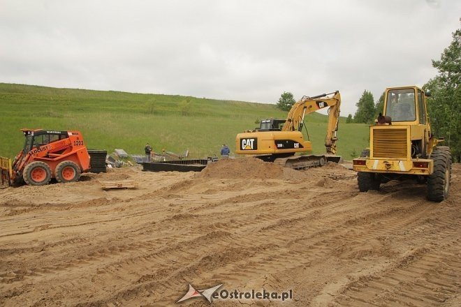 Ruszyła budowa punktu selektywnej zbiórki odpadów komunalnych [25.05.2013] - zdjęcie #11 - eOstroleka.pl